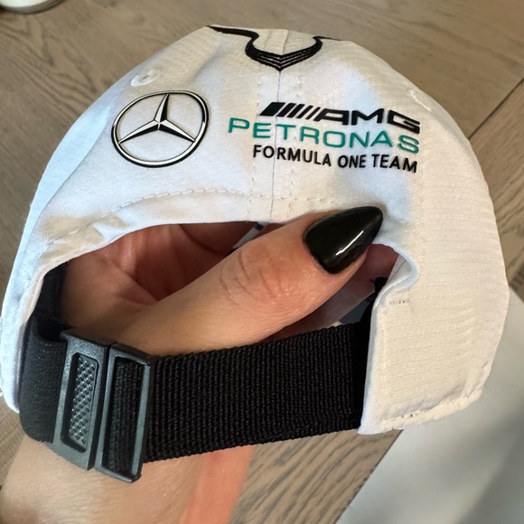 Mercedes AMG Petronas F1 Team Hat - Official Formula 1 Team Gear - Unisex - Picture 4 of 7